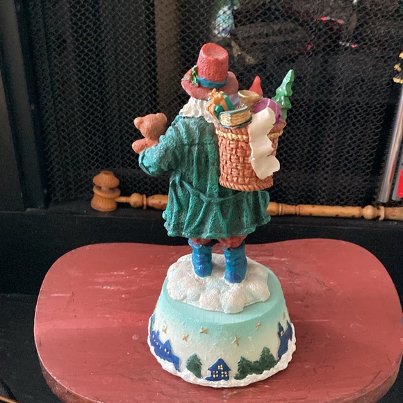 Vintage Santa music box plays "Santa Close coming to town. - Picture 4 of 6